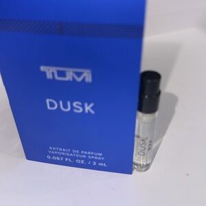3/$15 NWT Tumi dusk extrait de parfum spray sample